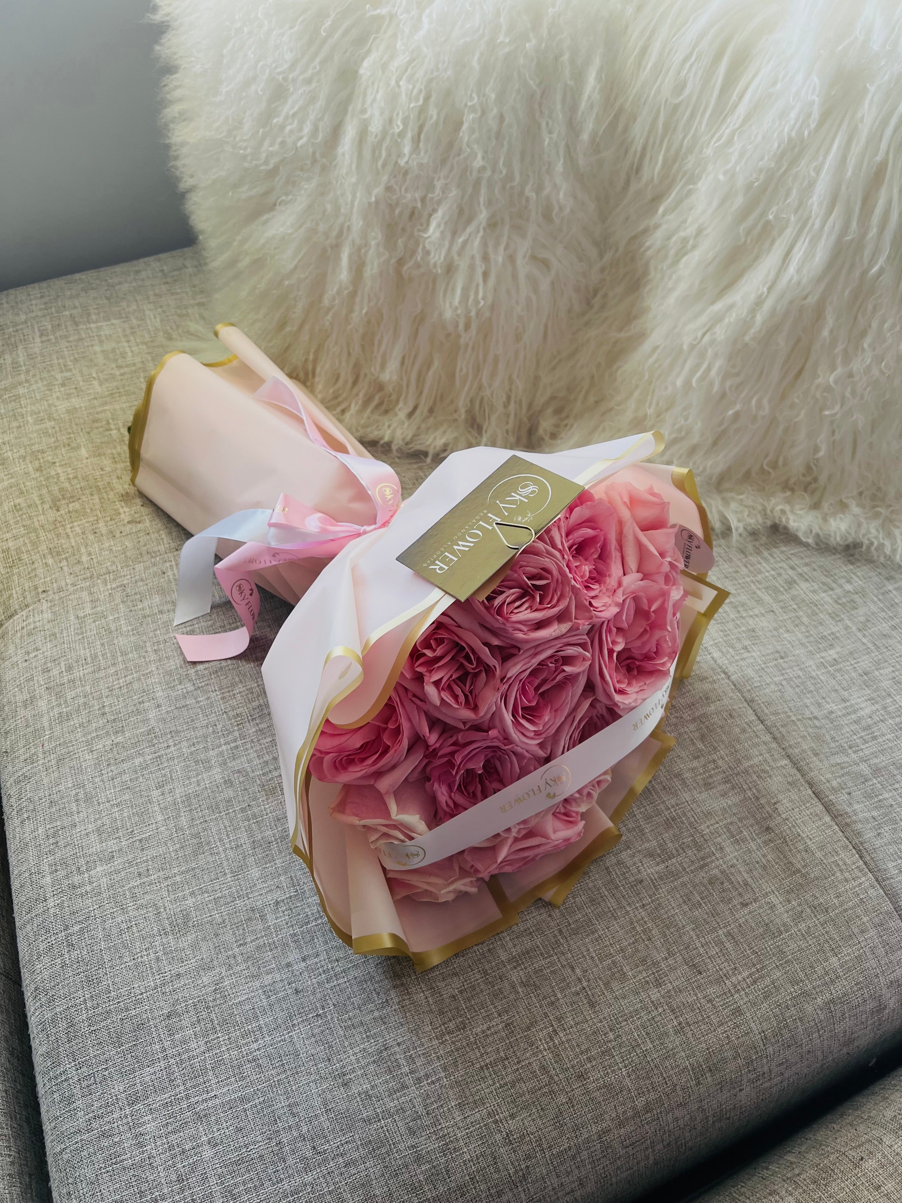 The Classic Scarlett Bouquet