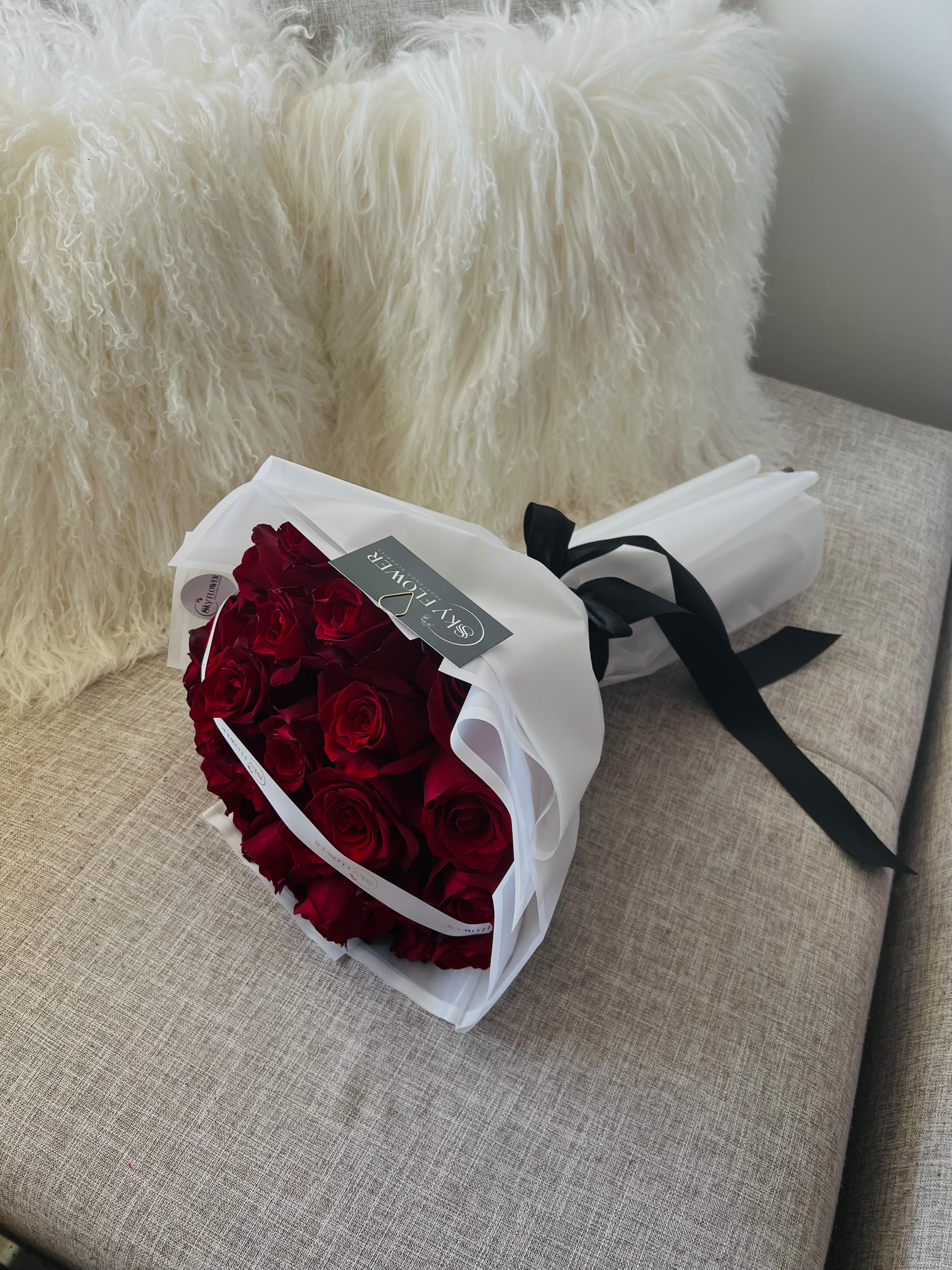 The Classic Scarlett Bouquet