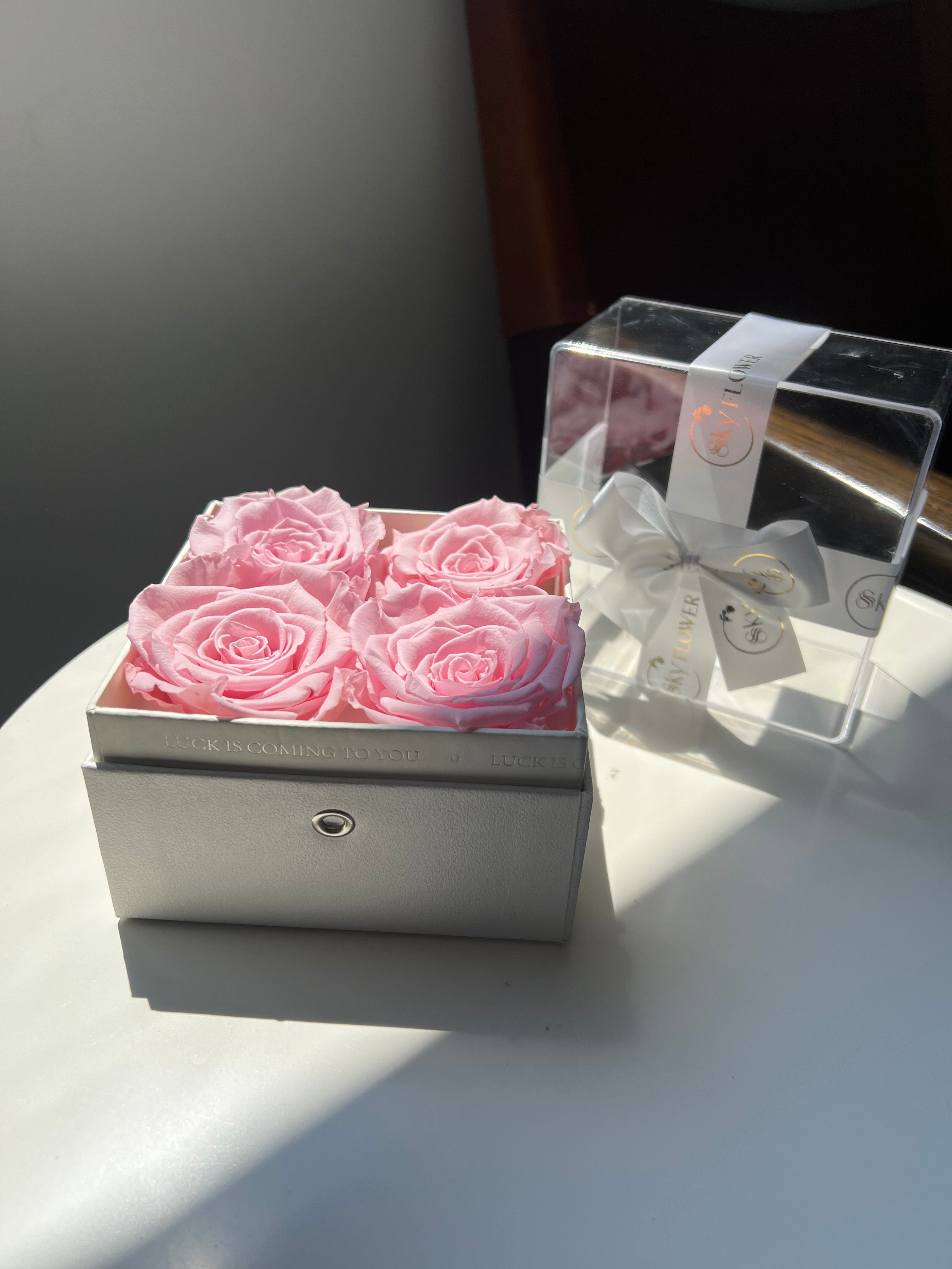 4 Preserved Roses